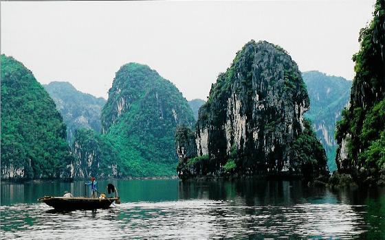 Ha-Long-Bay-Vietnam