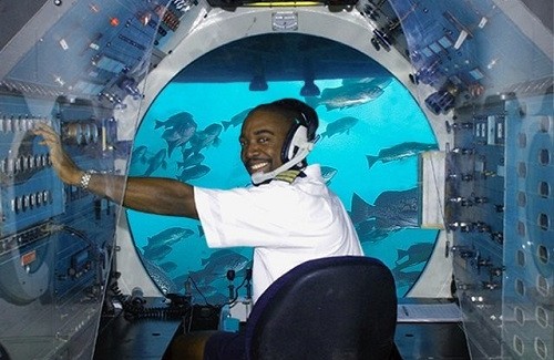 Go-Deep-with-Atlantis-Submarine-Tours